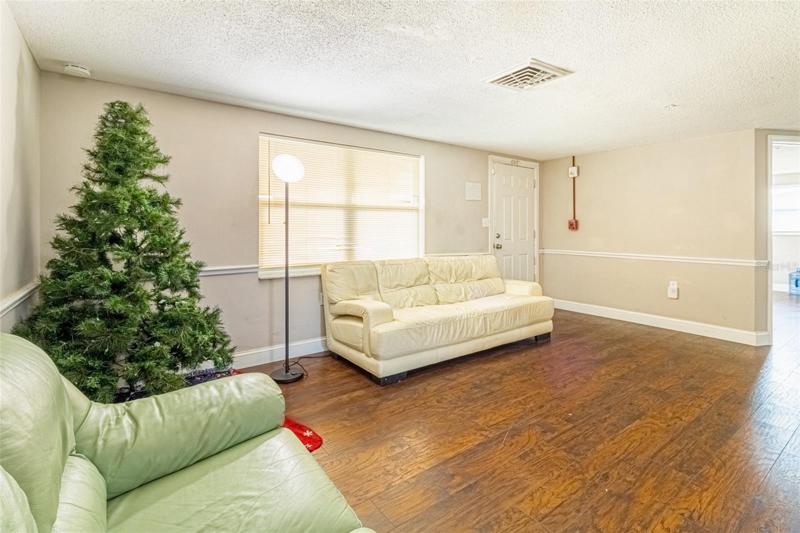 Listing photo id 2 for 9020 Gray Fox Lane
