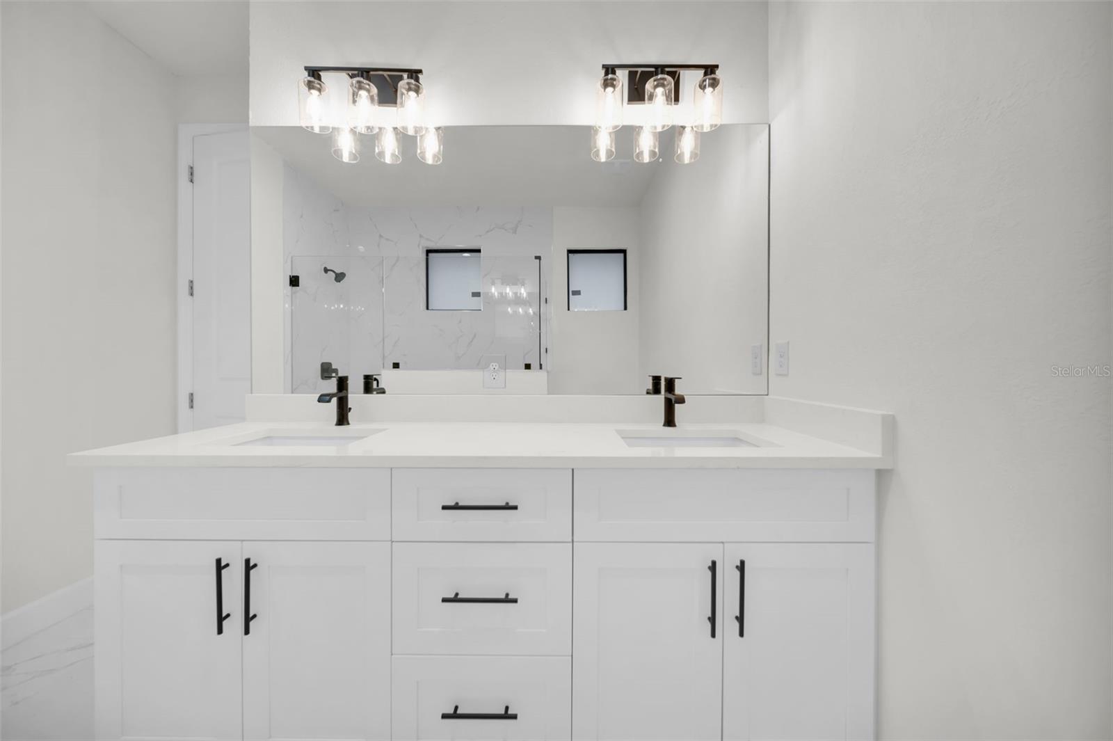 Image 24 of 34 For 7054 Rosemont Drive