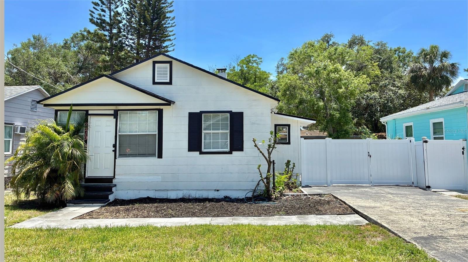 Image 2 of 35 For 2219 Thrace Street