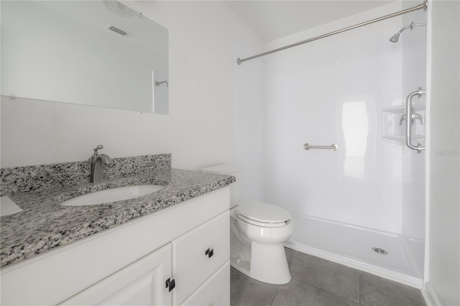 Image 12 of 31 For 725 2nd Avenue Ne