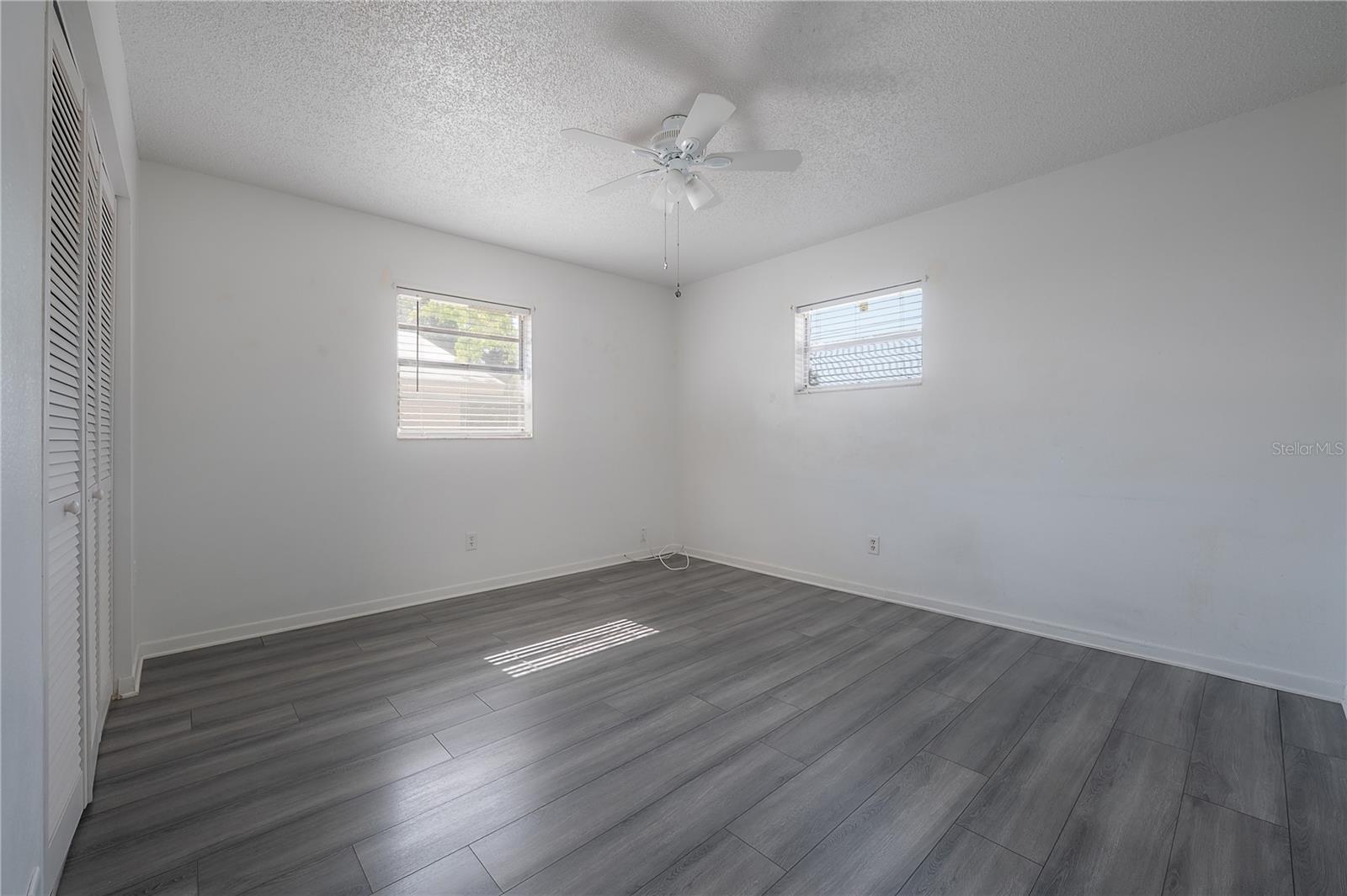 Image 14 of 31 For 725 2nd Avenue Ne