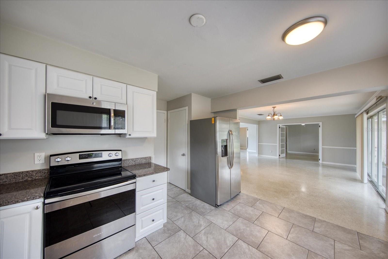 Image 9 of 22 For 1901 Dolphin Drive