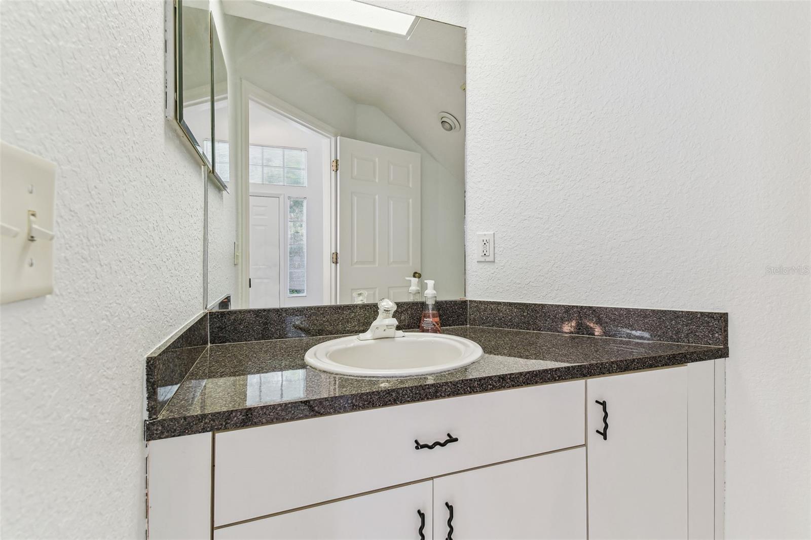 Image 31 of 58 For 1624 Lullwater Lane