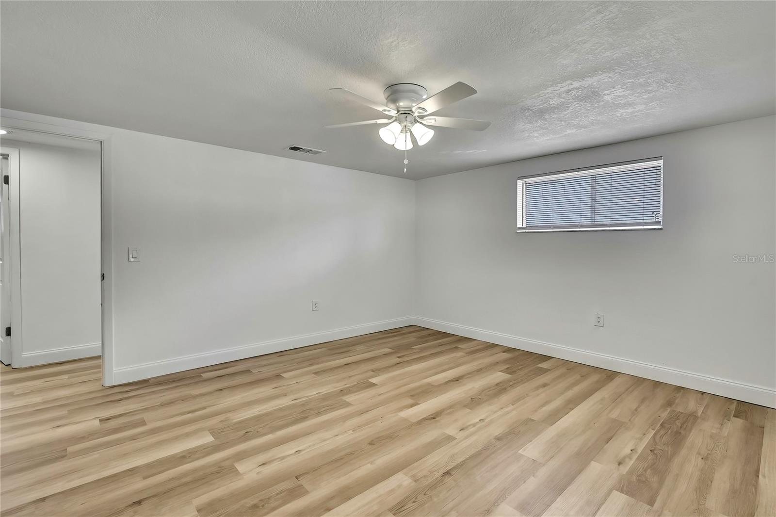 Image 21 of 35 For 5053 Lofton Drive