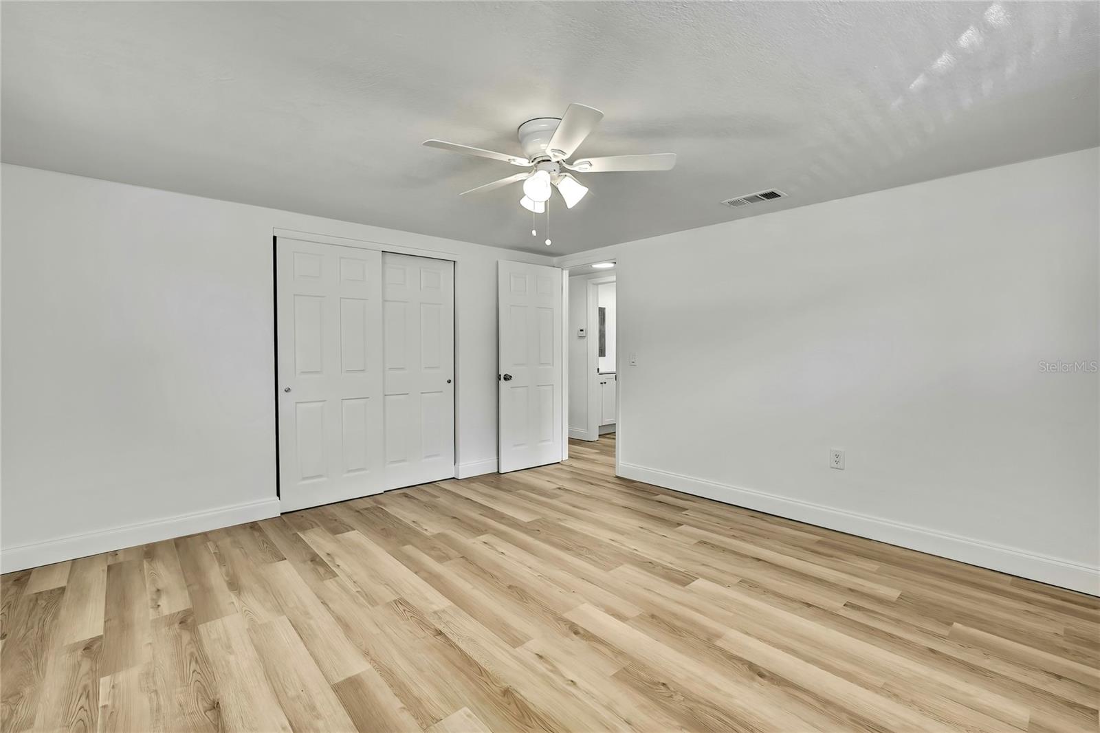 Image 22 of 35 For 5053 Lofton Drive