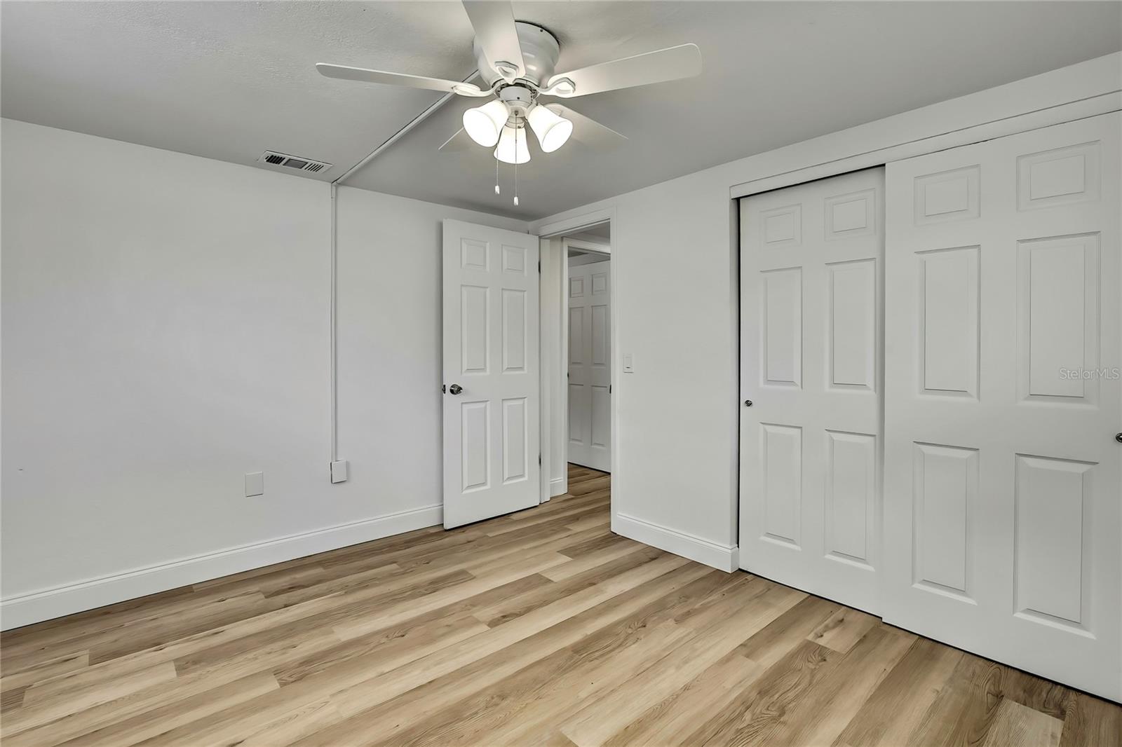 Image 26 of 35 For 5053 Lofton Drive