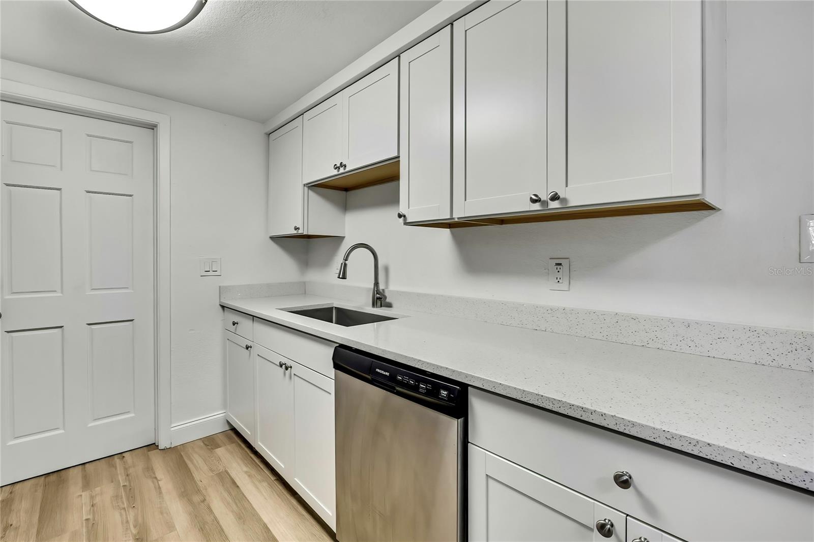 Image 7 of 35 For 5053 Lofton Drive