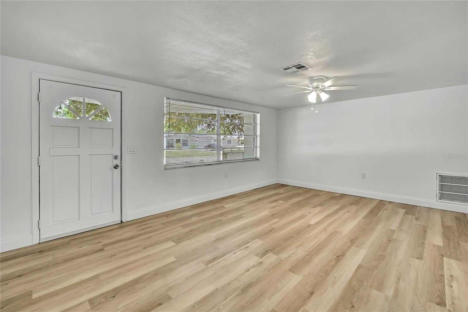 Image 9 of 35 For 5053 Lofton Drive