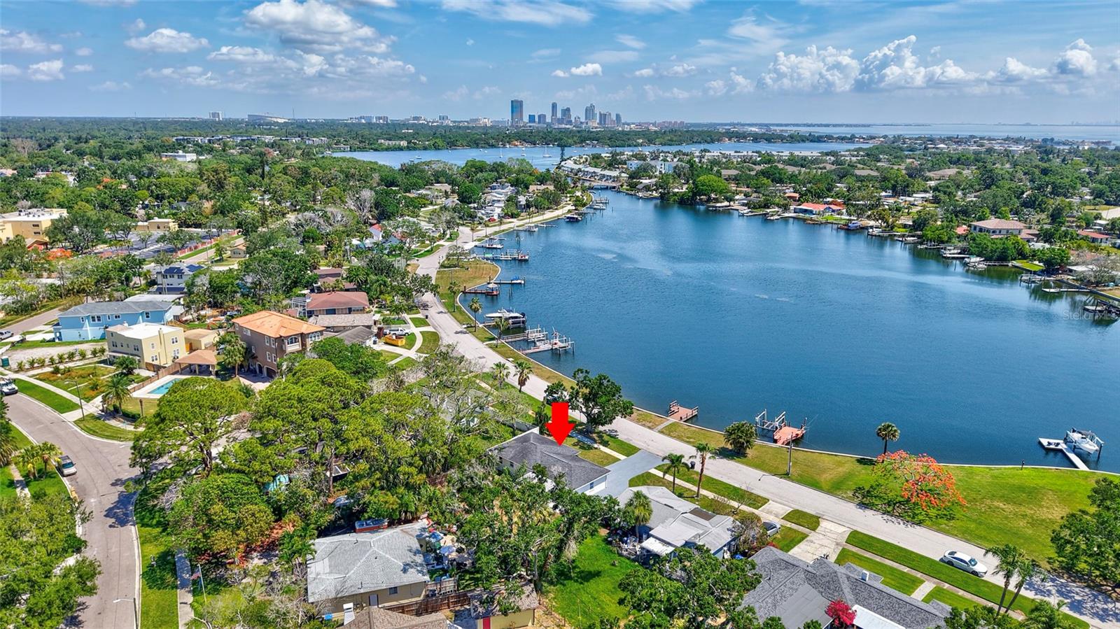 Listing photo id 22 for 4321 Sunrise Drive S