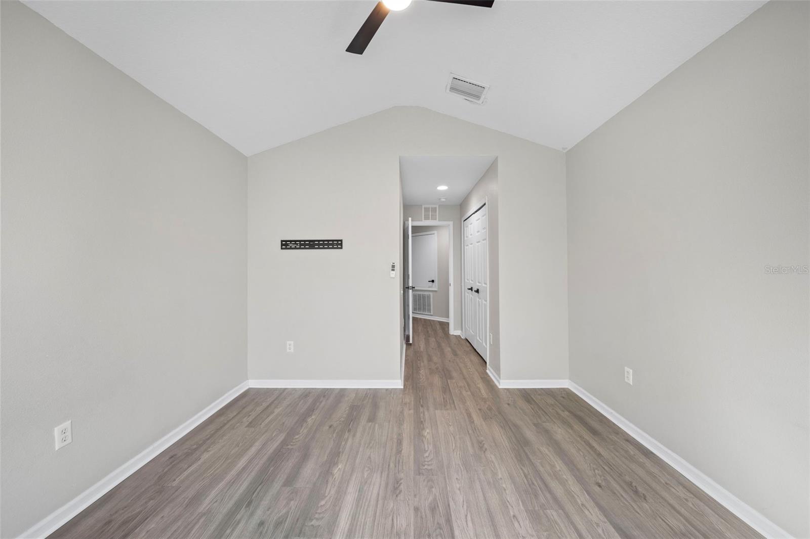 Image 37 of 41 For 26614 Castleview Way