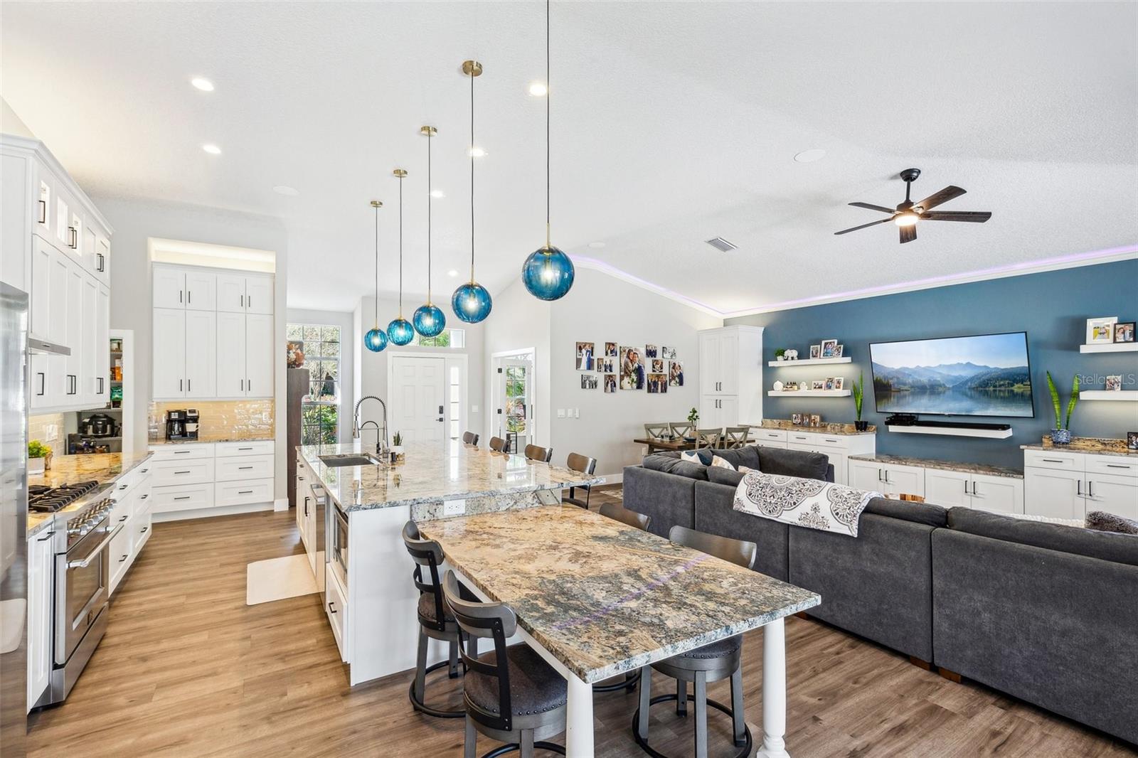 Image 13 of 61 For 7308 Carrington Oaks Lane