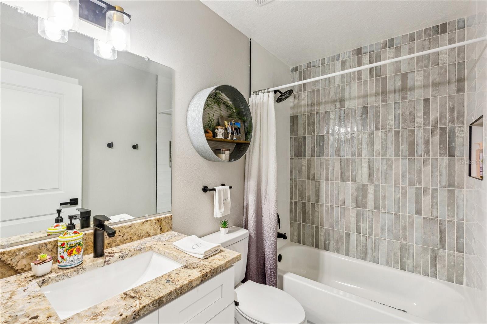 Image 33 of 61 For 7308 Carrington Oaks Lane