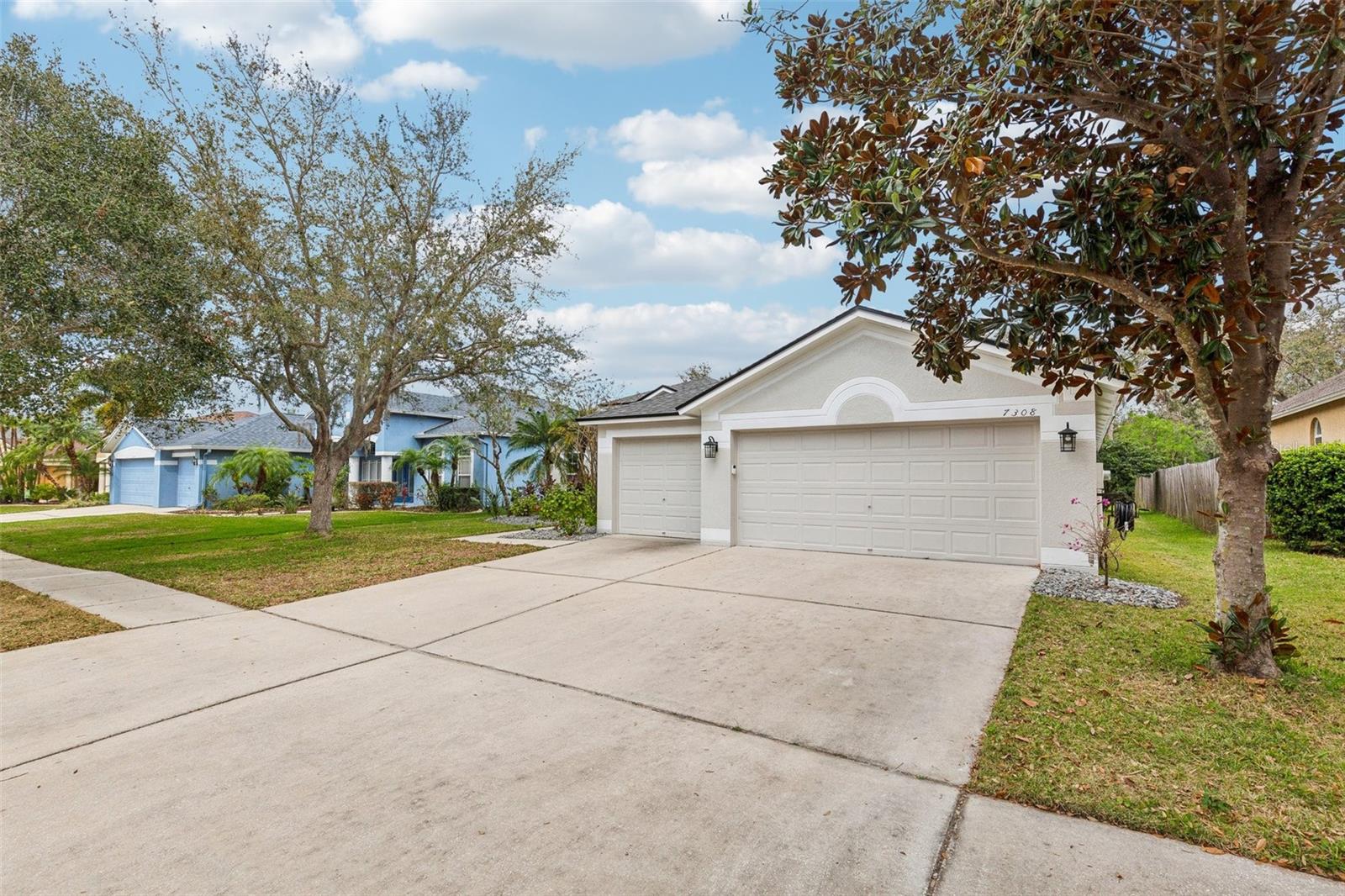 Image 4 of 61 For 7308 Carrington Oaks Lane
