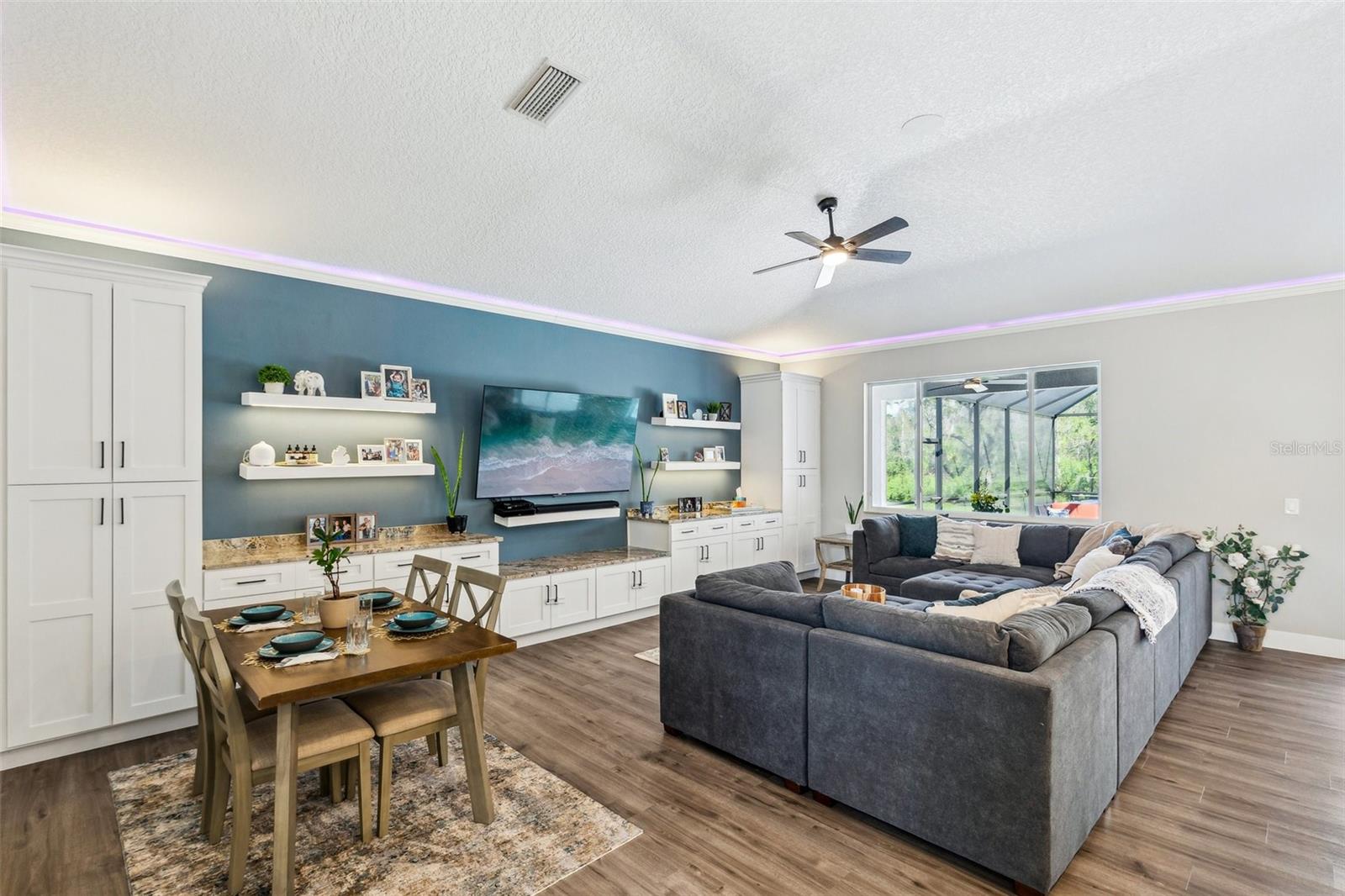 Image 8 of 61 For 7308 Carrington Oaks Lane