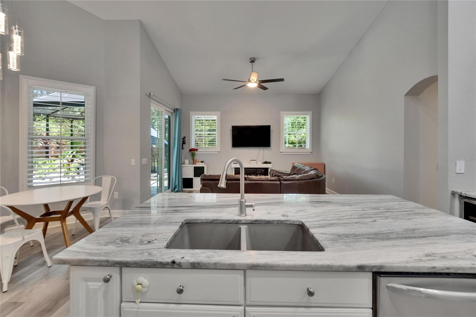 Listing photo id 23 for 16367 Ashington Park Drive