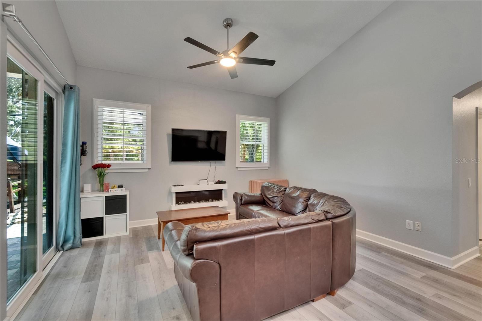 Listing photo id 29 for 16367 Ashington Park Drive