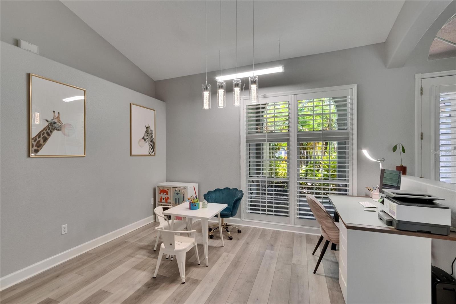 Listing photo id 2 for 16367 Ashington Park Drive
