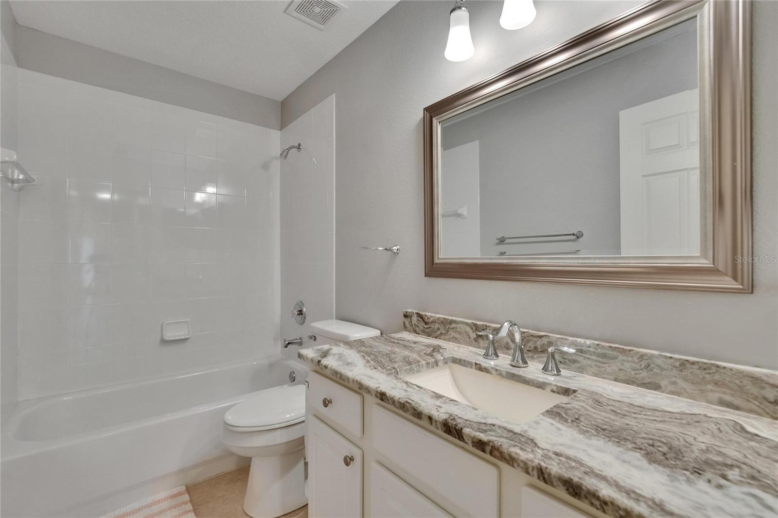 Listing photo id 38 for 16367 Ashington Park Drive