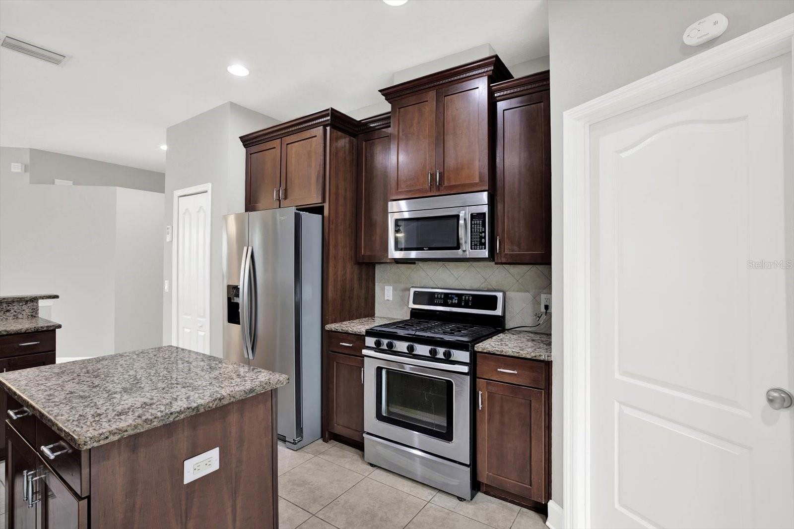 Listing photo id 8 for 20106 Bending Creek Place