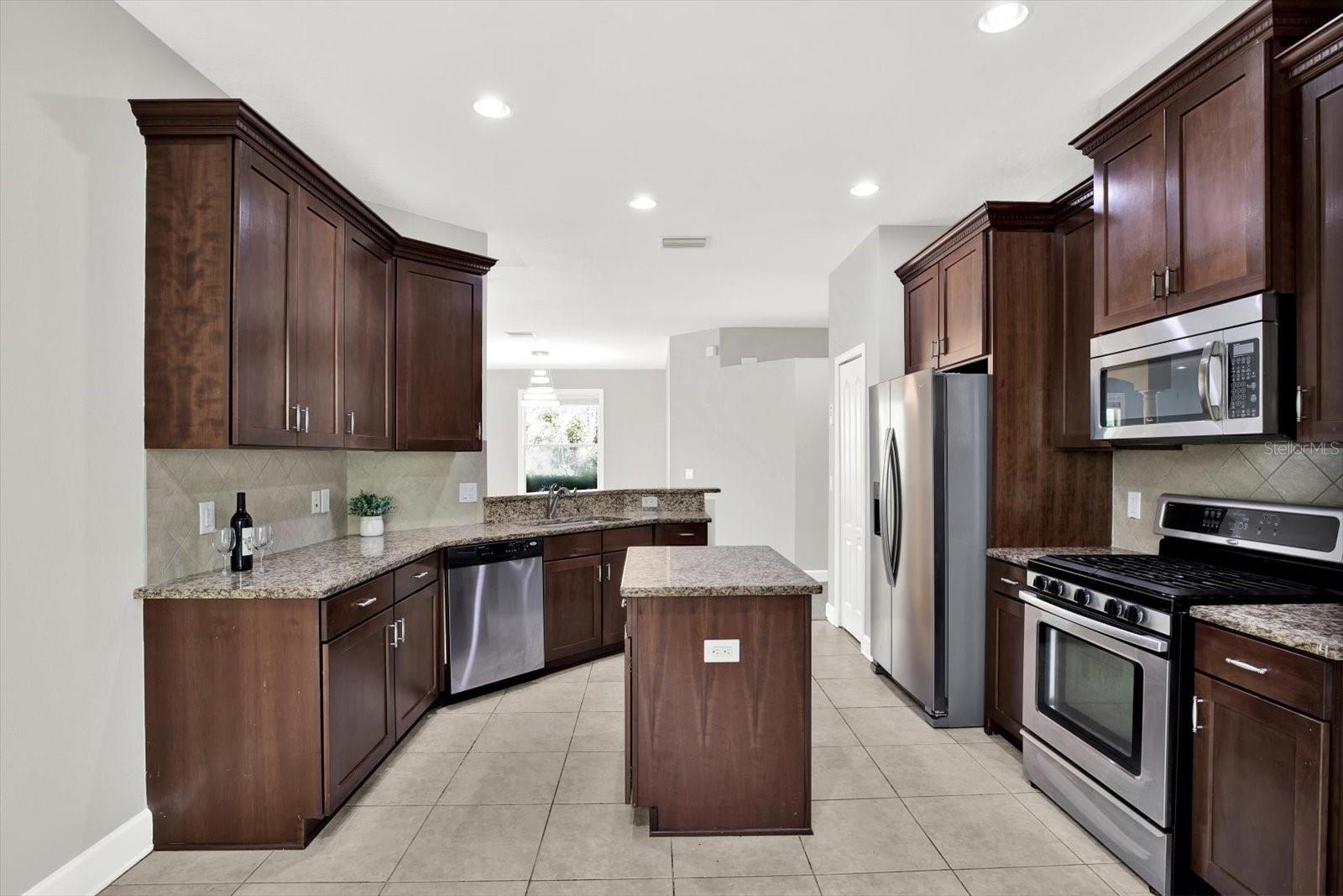 Listing photo id 6 for 20106 Bending Creek Place