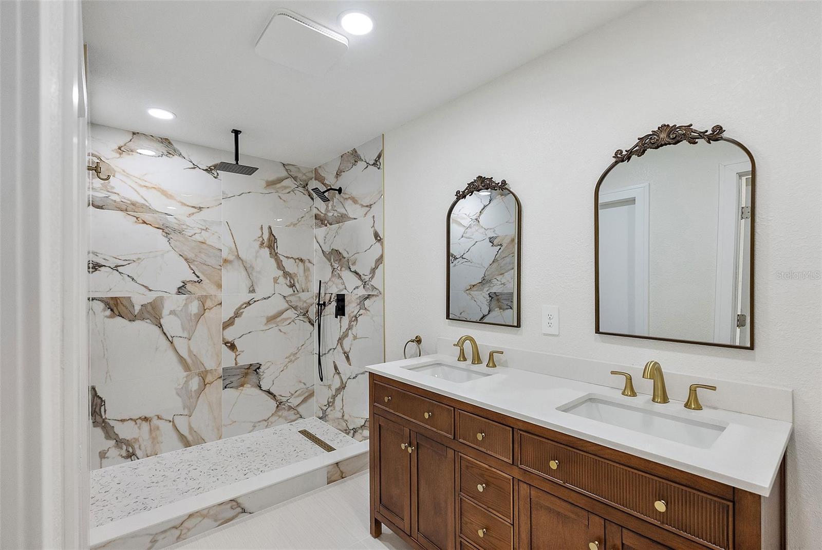 Image 16 of 40 For 11764 Pinedale Avenue