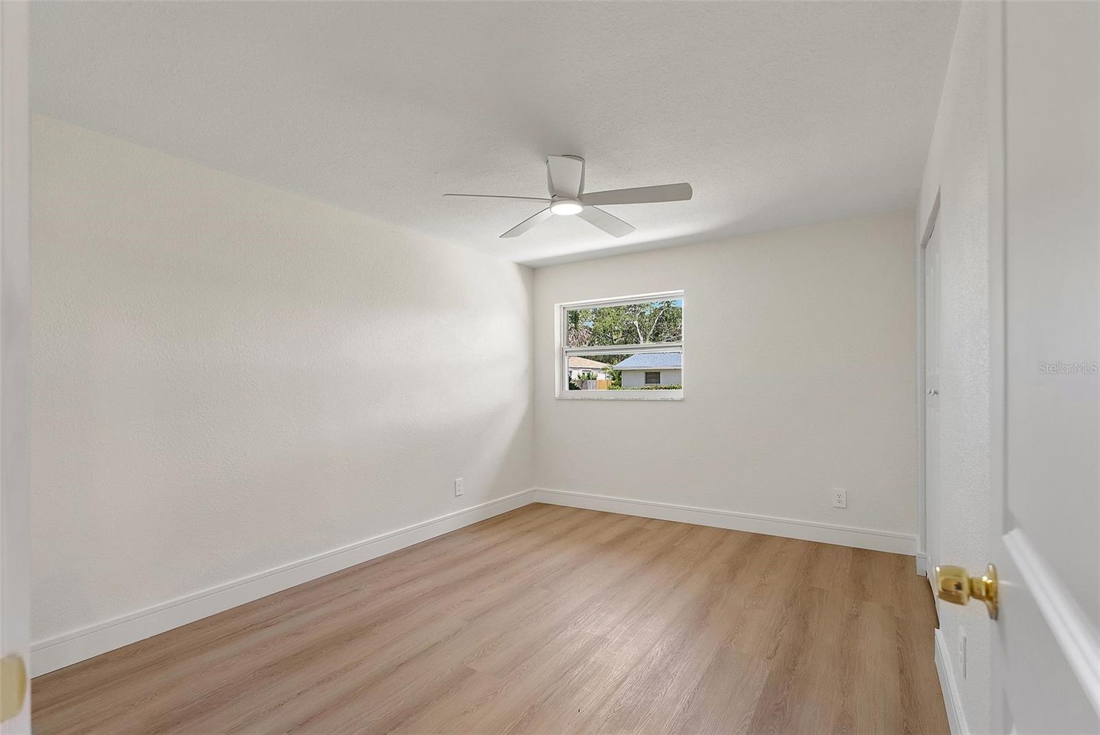 Image 24 of 40 For 11764 Pinedale Avenue