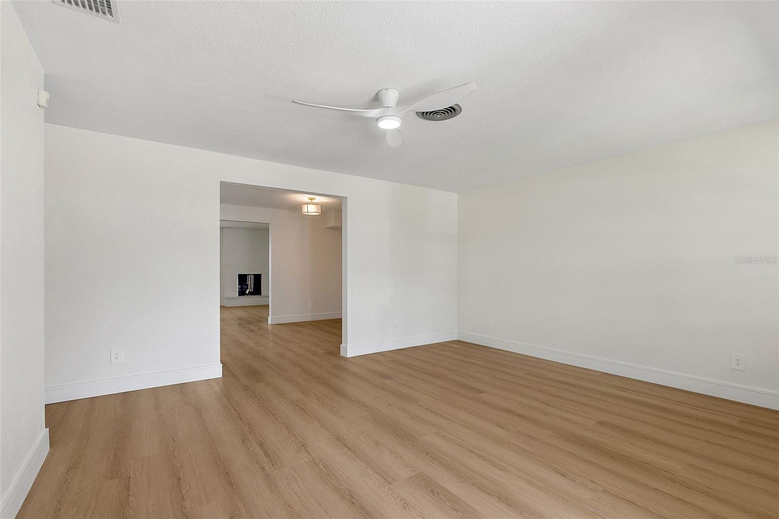 Image 7 of 40 For 11764 Pinedale Avenue