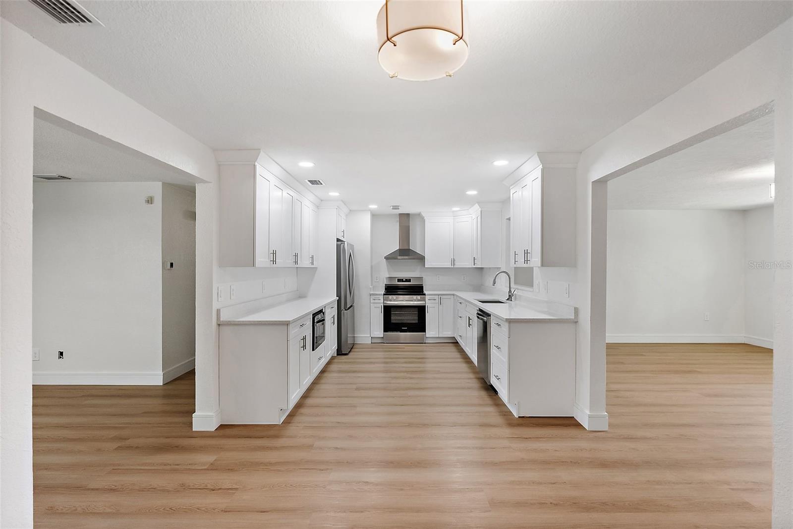 Image 9 of 40 For 11764 Pinedale Avenue