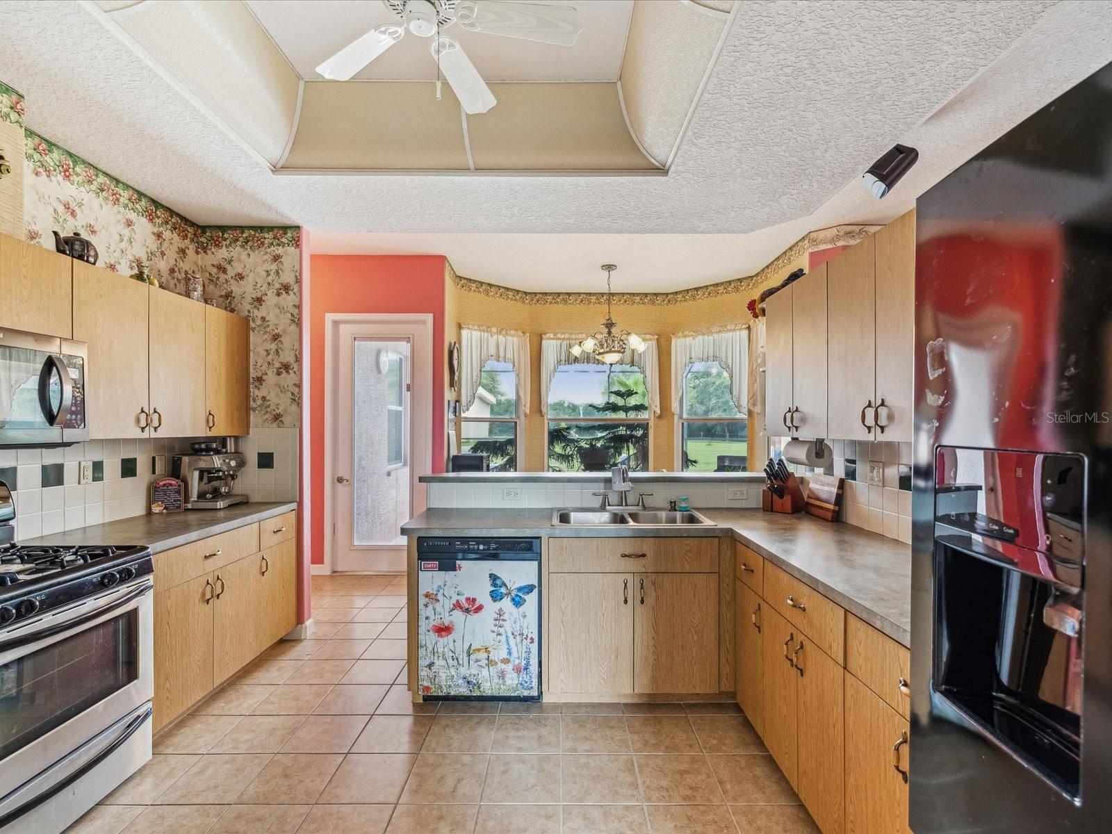 Listing photo id 12 for 5100 Lockhart Road