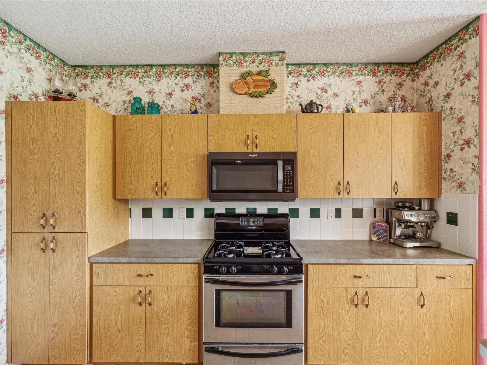 Listing photo id 13 for 5100 Lockhart Road