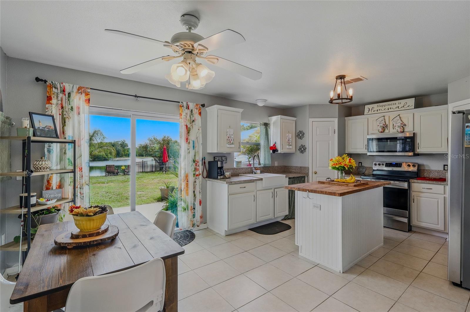 Listing photo id 10 for 31747 Loch Aline Drive