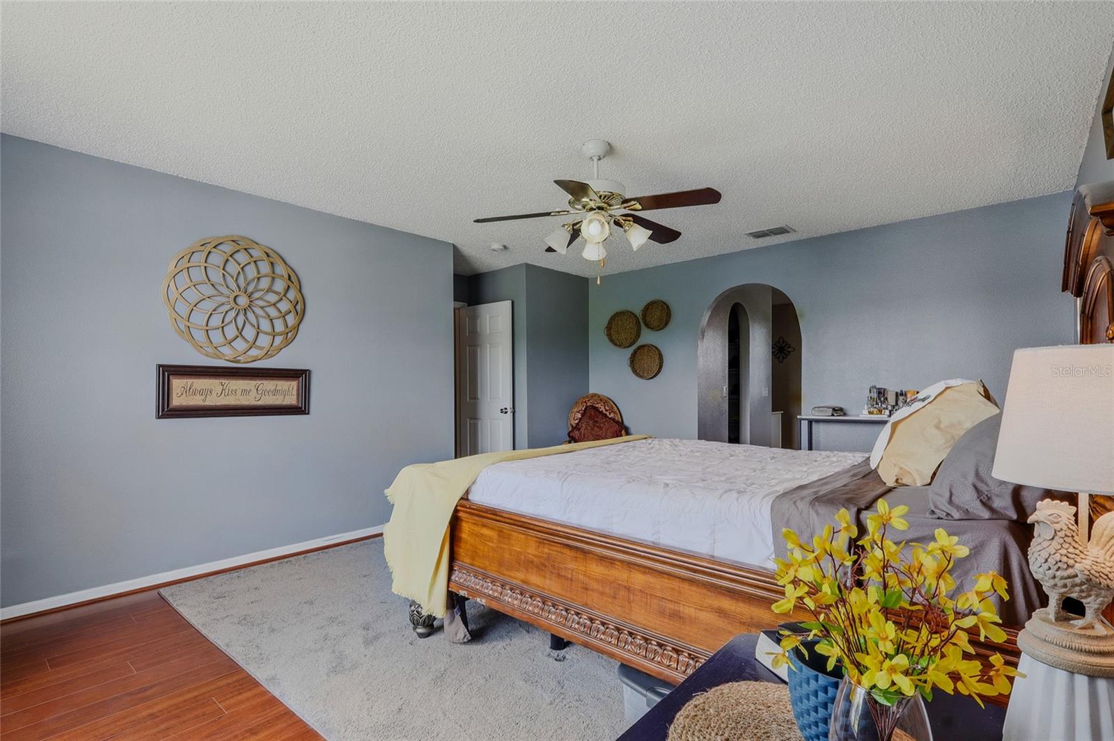 Listing photo id 19 for 31747 Loch Aline Drive