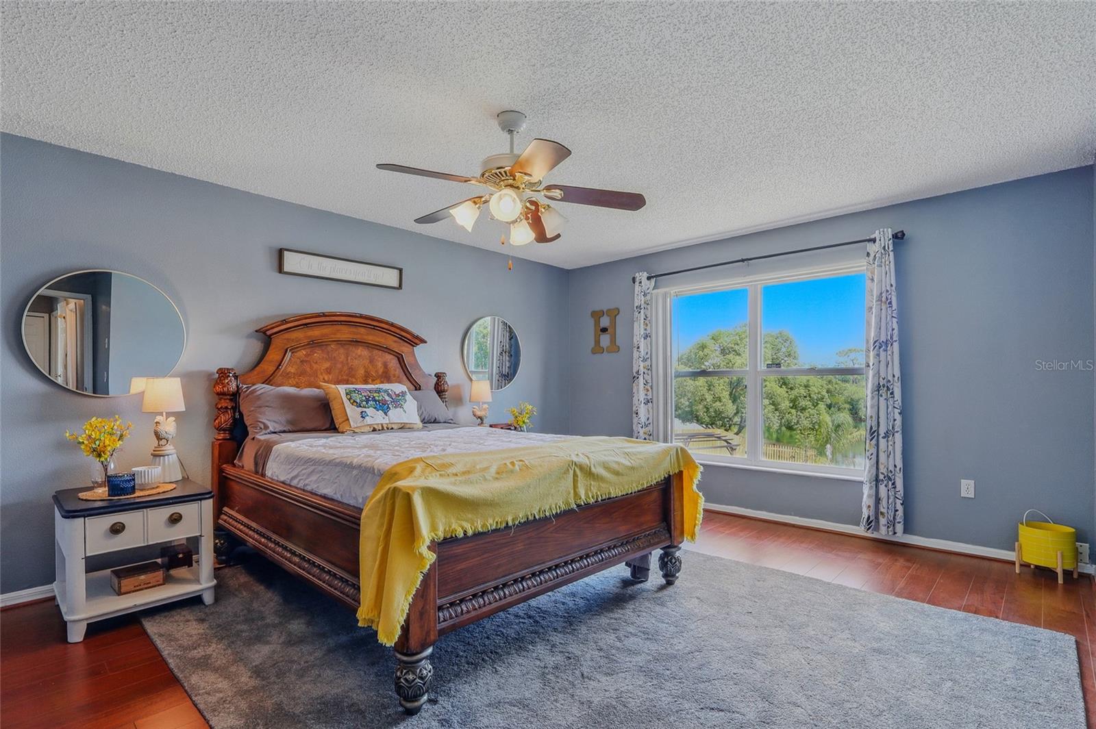 Listing photo id 20 for 31747 Loch Aline Drive