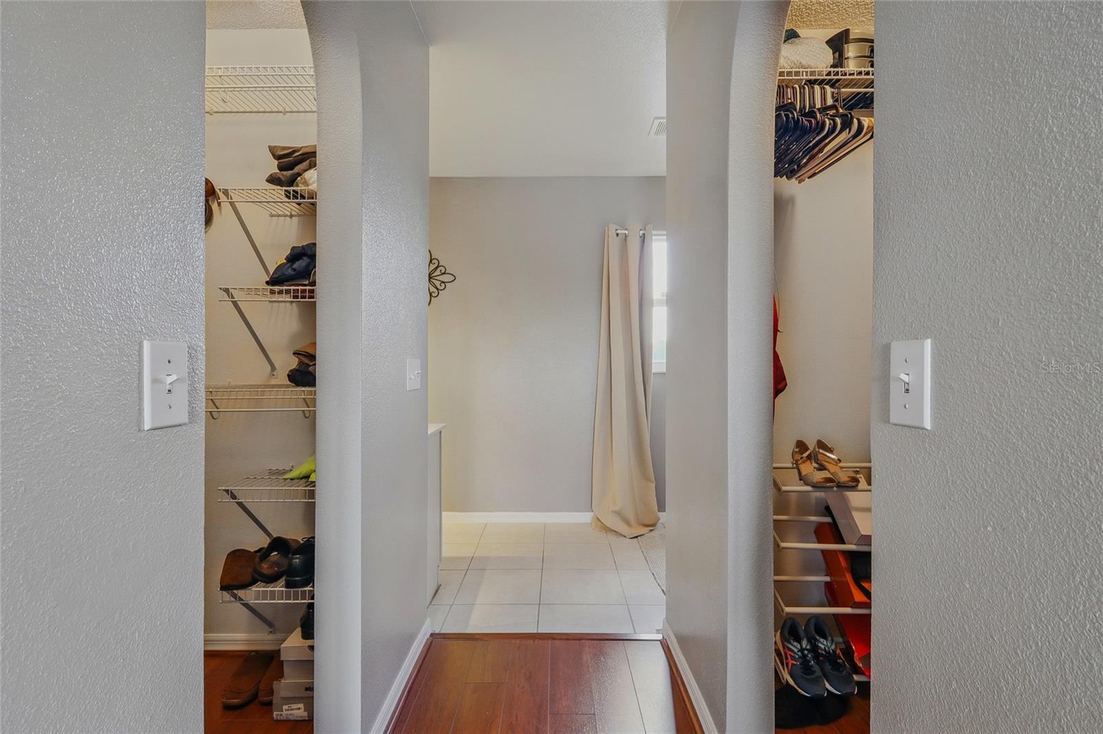 Listing photo id 21 for 31747 Loch Aline Drive