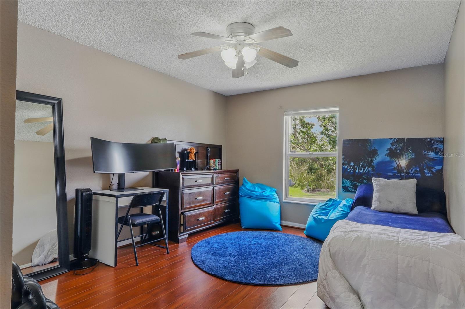 Listing photo id 26 for 31747 Loch Aline Drive