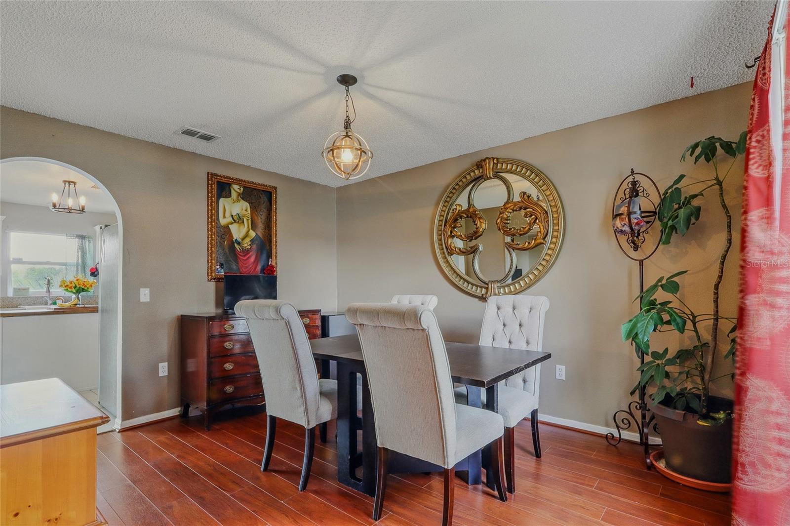Listing photo id 30 for 31747 Loch Aline Drive