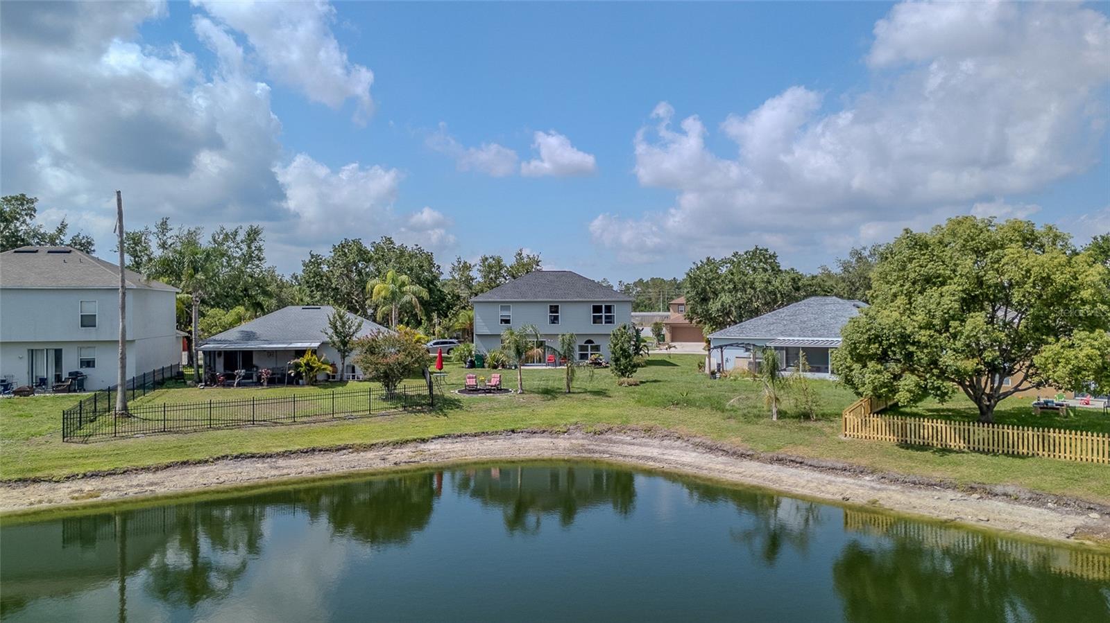 Listing photo id 3 for 31747 Loch Aline Drive
