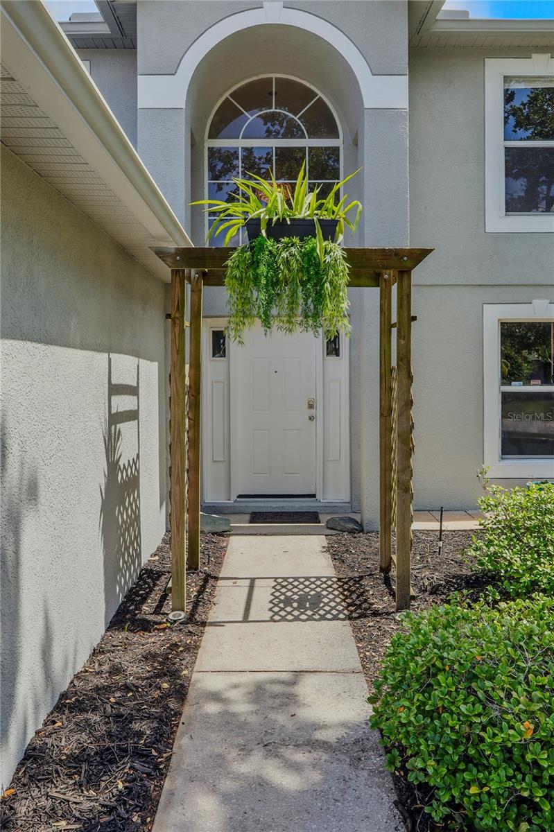 Listing photo id 7 for 31747 Loch Aline Drive