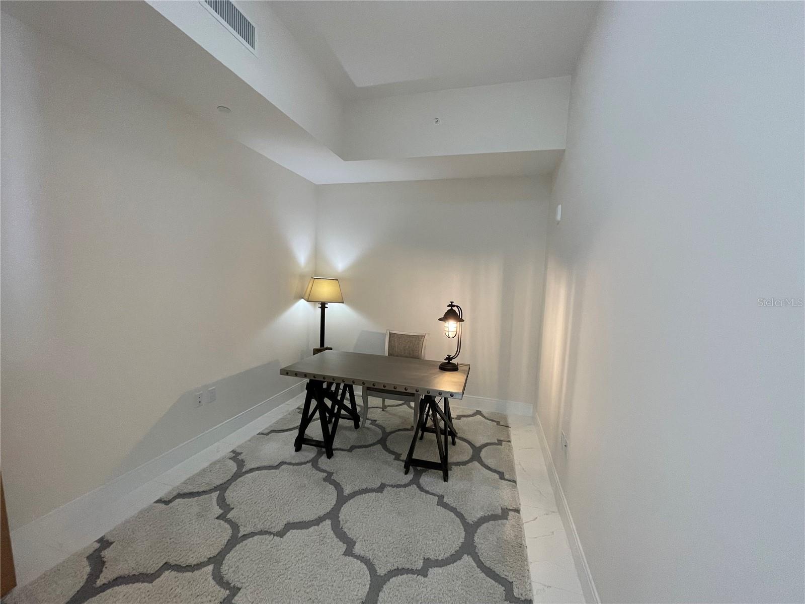 Image 33 of 47 For 100 1st Avenue N 702