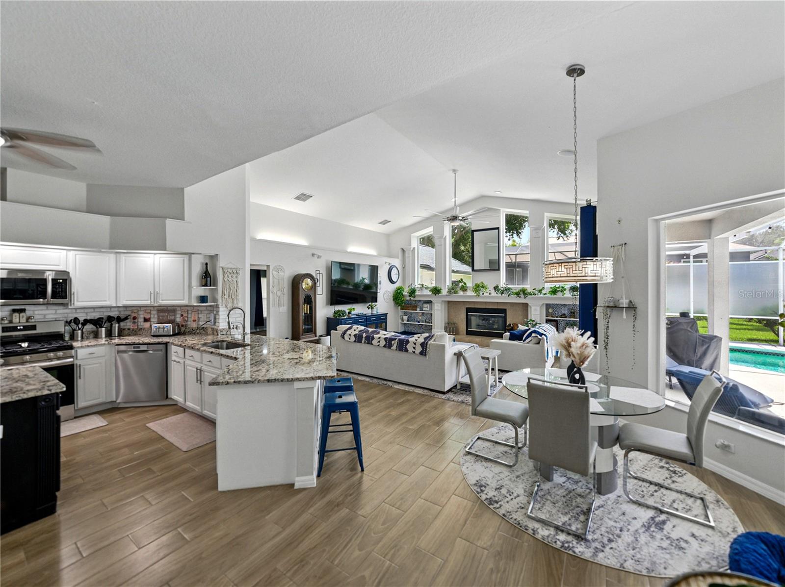 Image 10 of 34 For 3909 Valrico Grove Drive