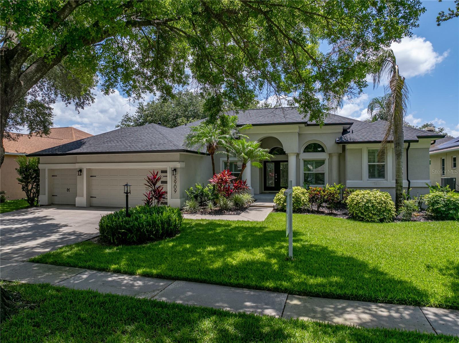 Image 2 of 34 For 3909 Valrico Grove Drive