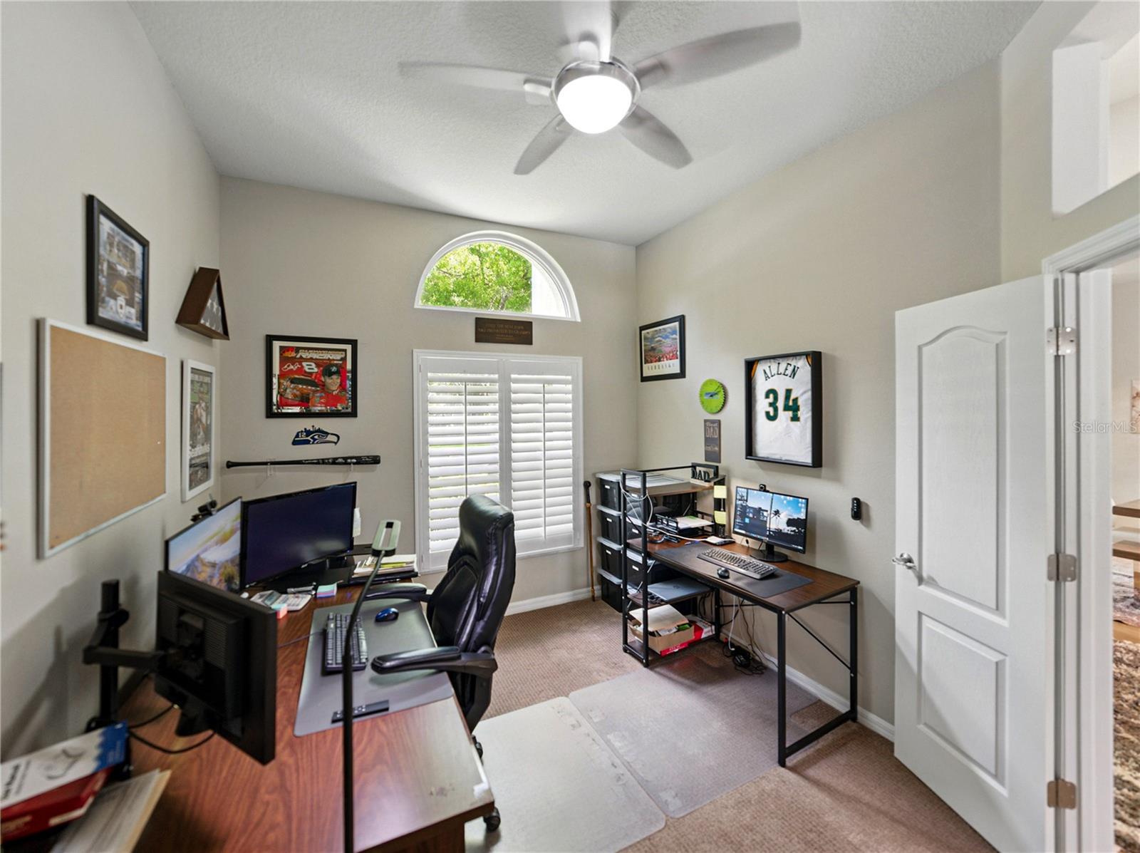 Image 23 of 34 For 3909 Valrico Grove Drive
