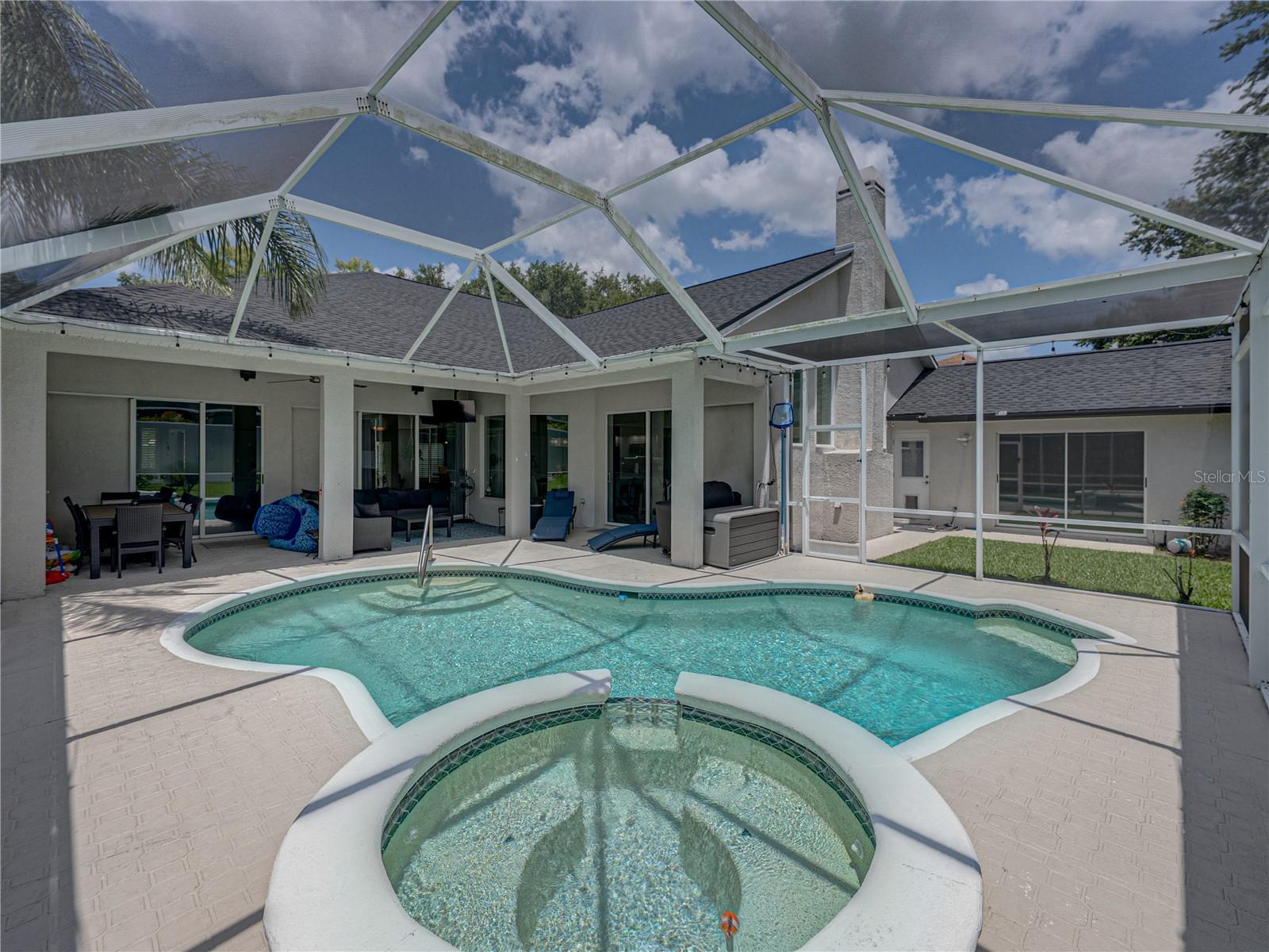 Image 25 of 34 For 3909 Valrico Grove Drive