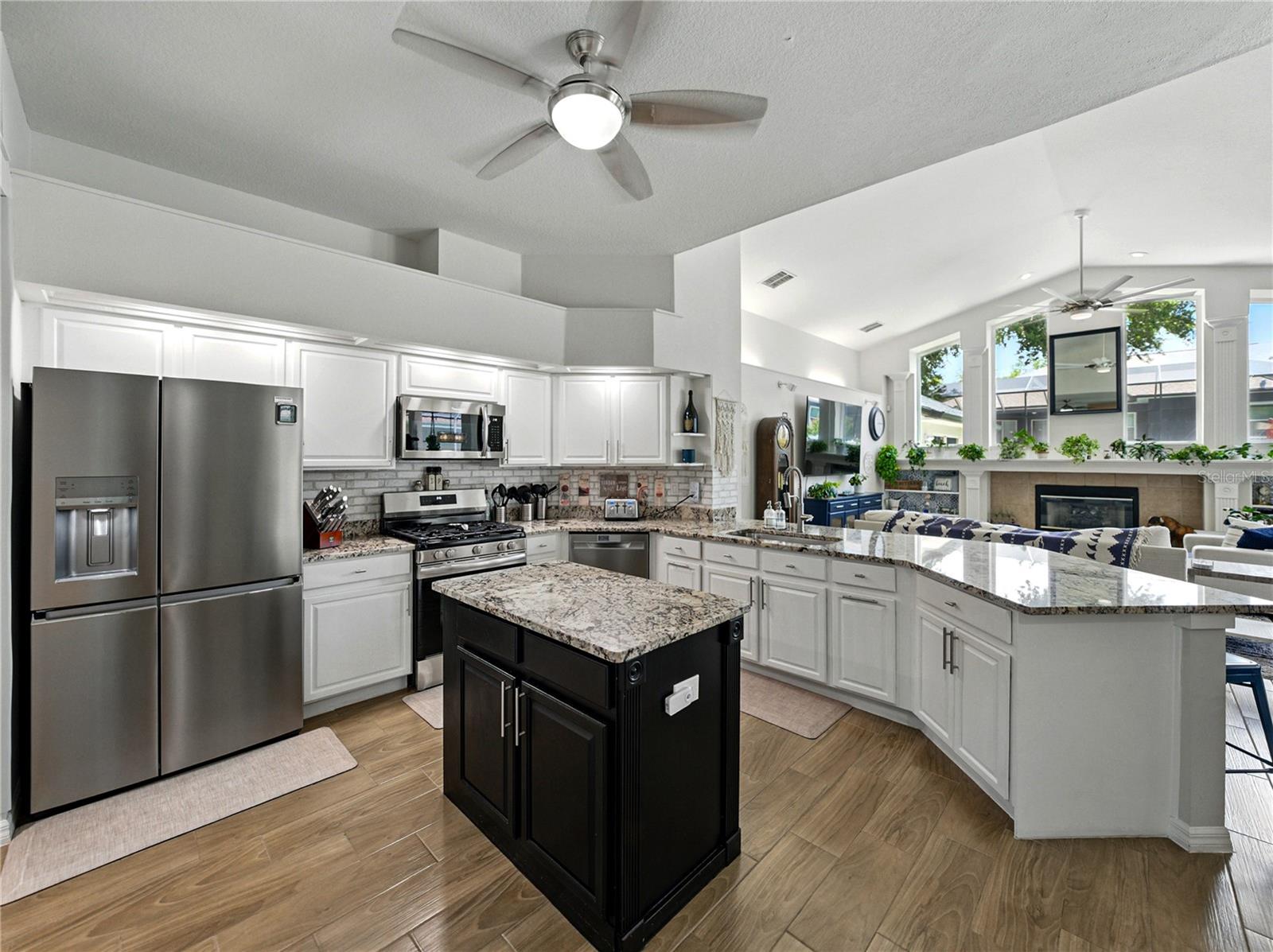 Image 8 of 34 For 3909 Valrico Grove Drive