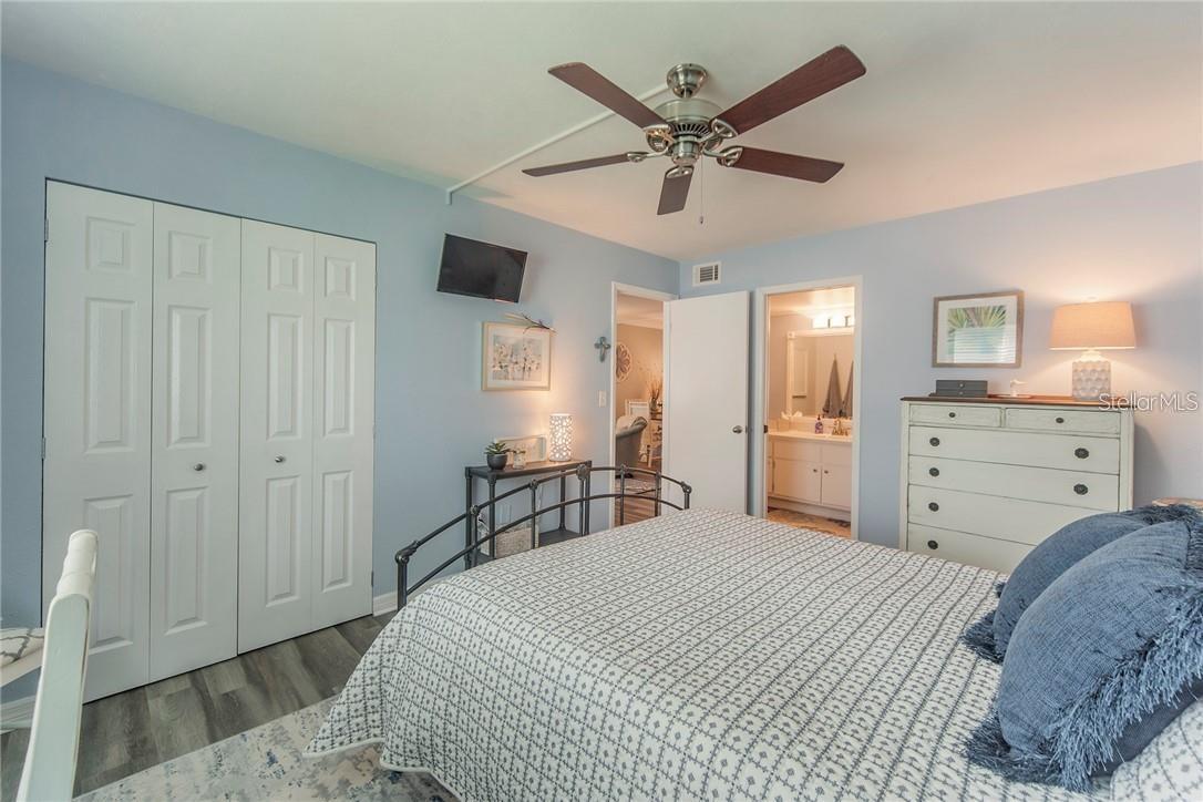 Image 9 of 27 For 1100 Bay Drive 96