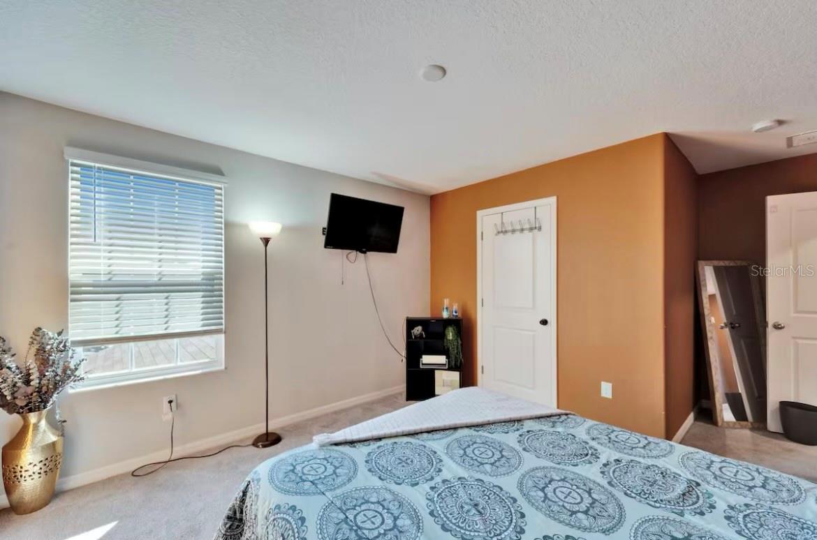 Image 20 of 26 For 17052 Yellow Pine Street
