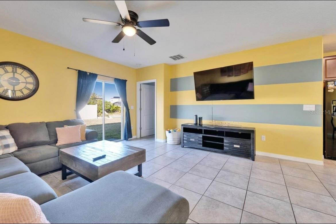 Image 6 of 26 For 17052 Yellow Pine Street