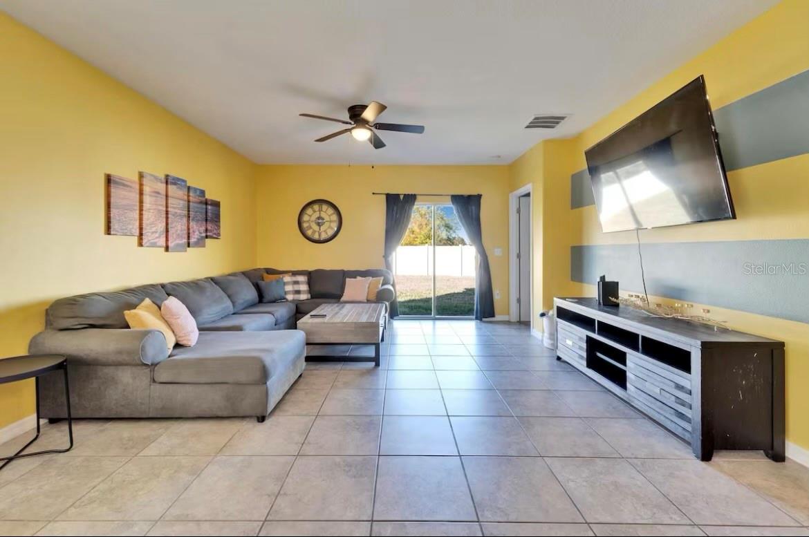 Image 7 of 26 For 17052 Yellow Pine Street