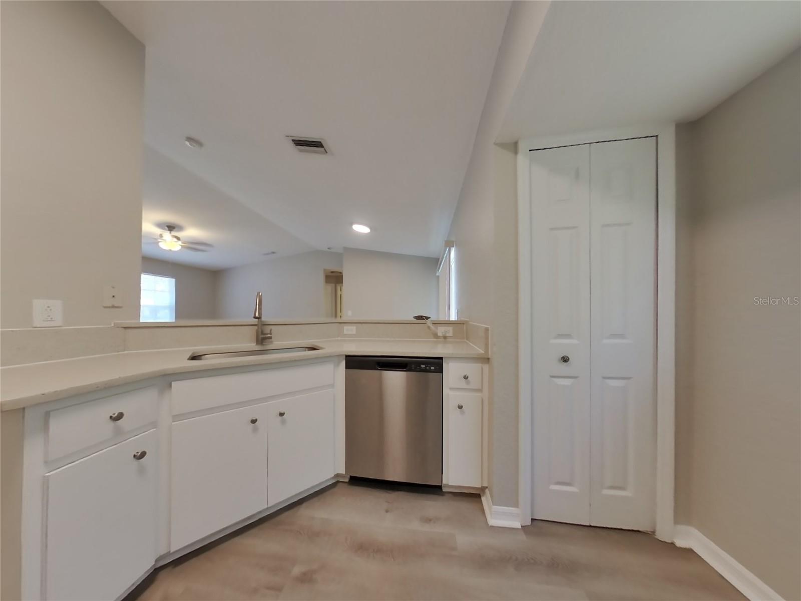 Image 6 of 15 For 4498 Jaslo Avenue