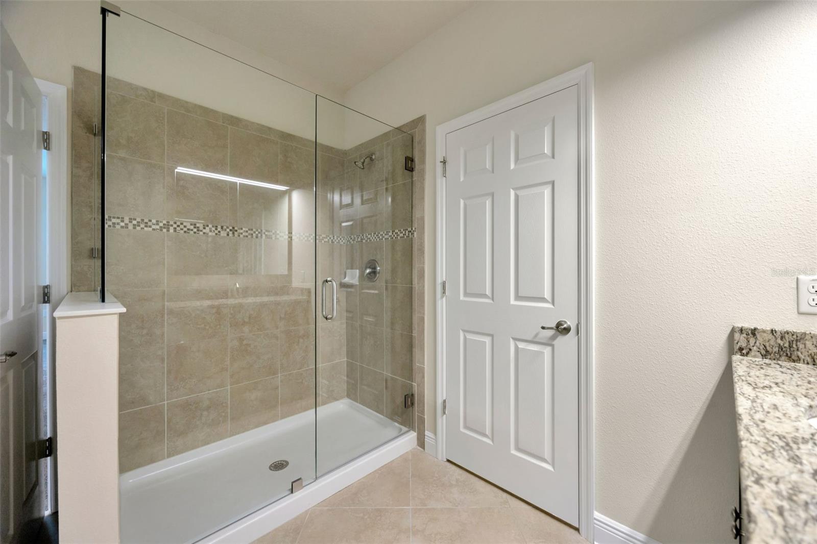 Image 32 of 81 For 1229 Hillandale Reserve Drive